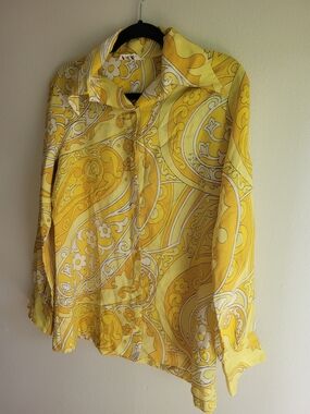 Vintage Yellow Paisley 60s 70s Groovy Top